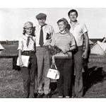 1976 г. Лектор Е. Овсянкин вместе с супругой Е.И. Овсянкиной (в центре) на XVIII коммунарском сборе в с. Копачёво